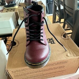 Dr.Marteens Burgundy size 9 toddler